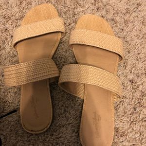 Women sandals